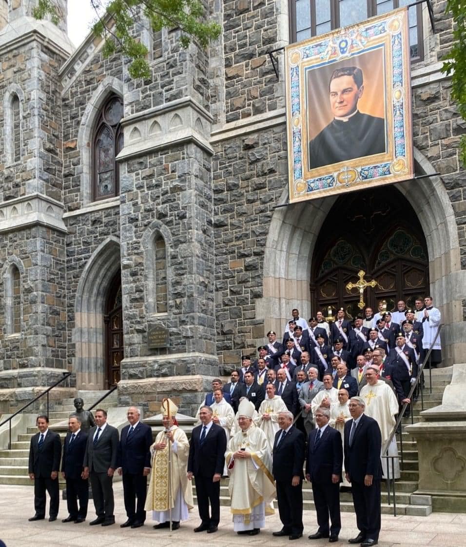 Assembly 100 members in Honor Guard for 139th Supreme Convention KofC